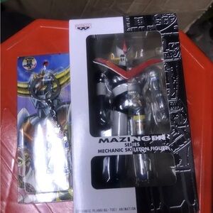Mazinger Z Mechanical Skeleton Figure With Key Chain Set